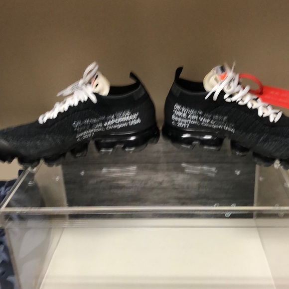 Black Off WhiteVaporMaxes with White Tongue - Picture 2 of 8